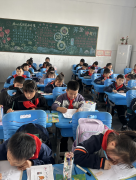 班从任连系视频、图片向同窗们引见平安